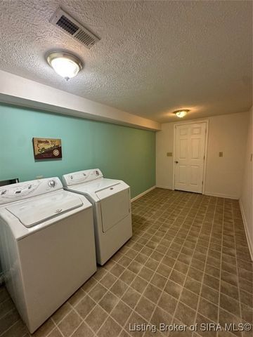 6775 Brookside Drive NE, Lanesville, IN 47136