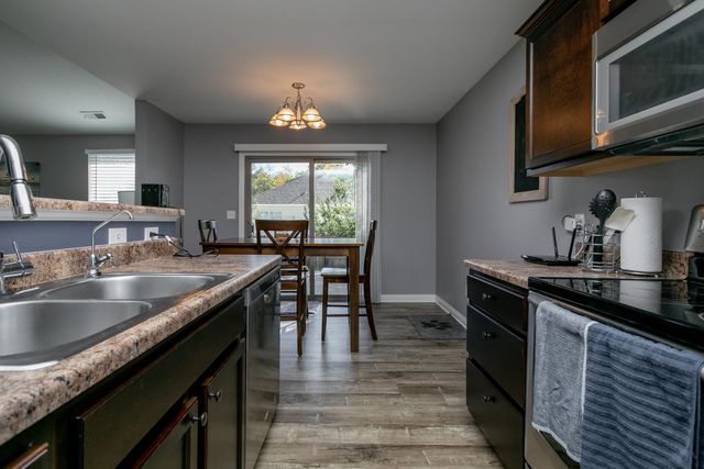 5818 NEPTUNE DR, Columbia, MO 65201