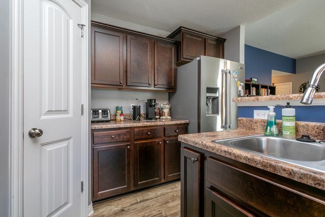 5818 NEPTUNE DR, Columbia, MO 65201