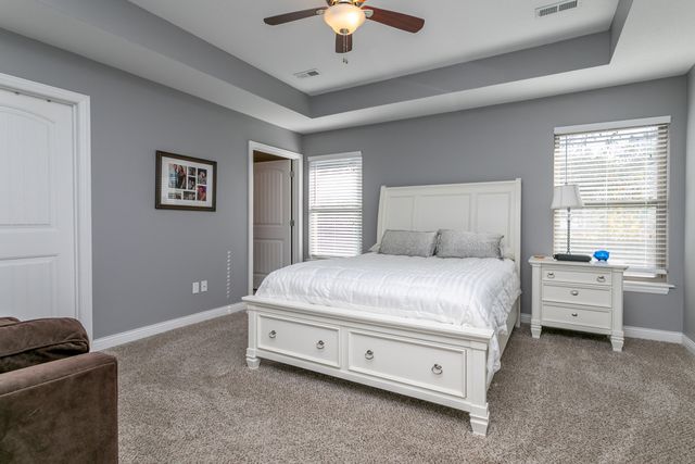 5818 NEPTUNE DR, Columbia, MO 65201