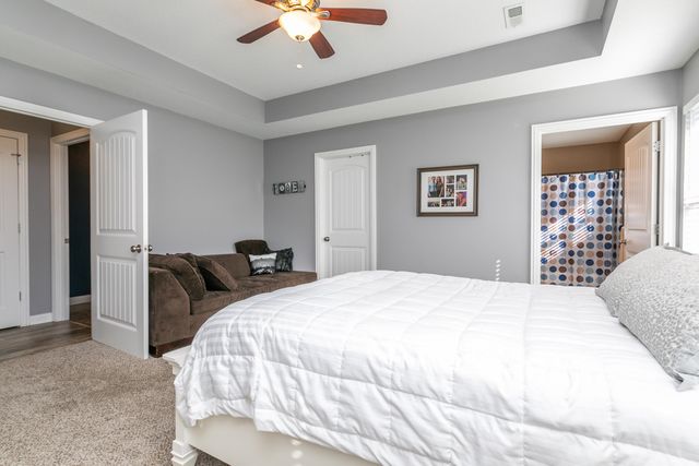 5818 NEPTUNE DR, Columbia, MO 65201