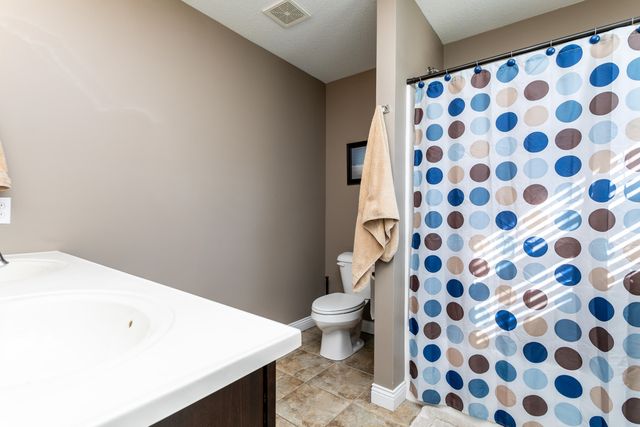 5818 NEPTUNE DR, Columbia, MO 65201