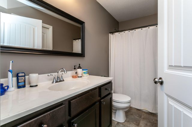 5818 NEPTUNE DR, Columbia, MO 65201