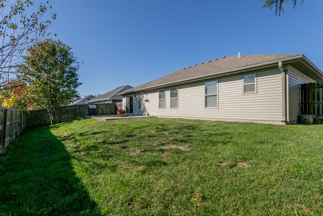 5818 NEPTUNE DR, Columbia, MO 65201