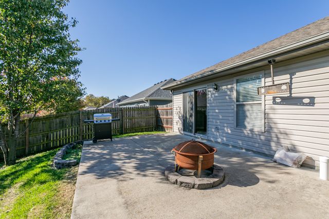 5818 NEPTUNE DR, Columbia, MO 65201