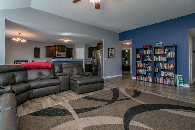 5818 NEPTUNE DR, Columbia, MO 65201