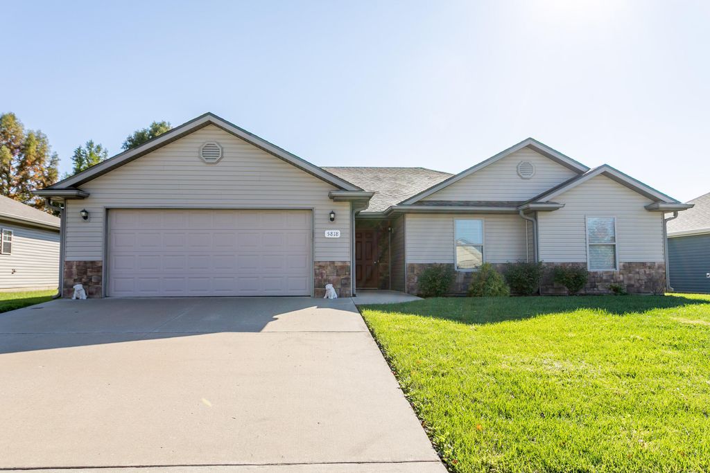 5818 NEPTUNE DR, Columbia, MO 65201