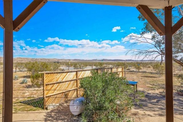4914 Flamingo Avenue, Joshua Tree, CA 92252
