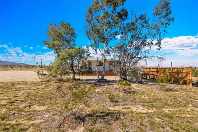 4914 Flamingo Avenue, Joshua Tree, CA 92252