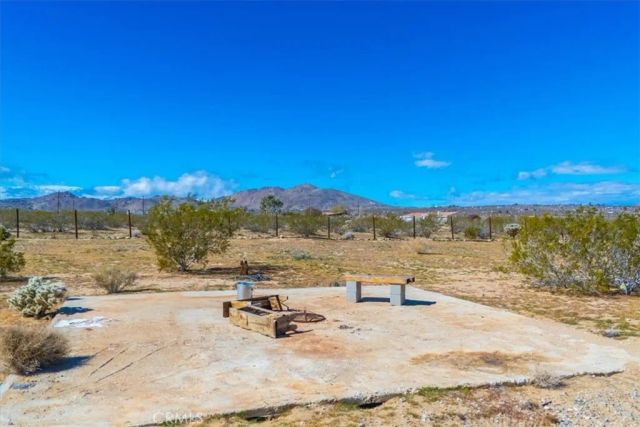 4914 Flamingo Avenue, Joshua Tree, CA 92252