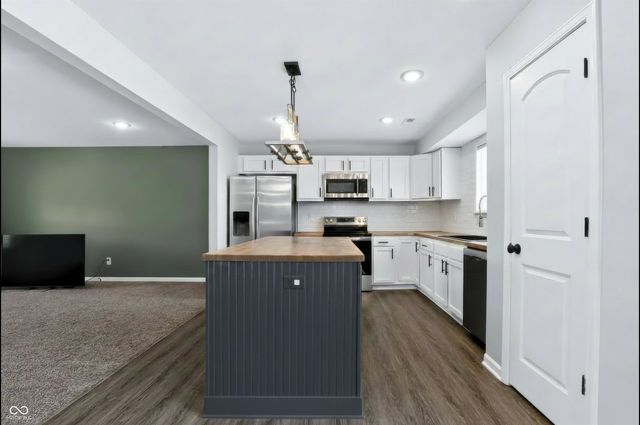 7863 Skywalker Court, Nineveh, IN 46164
