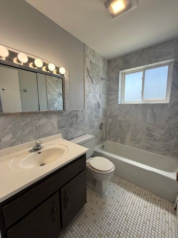 6543 16th Street 5, Berwyn, IL 60402