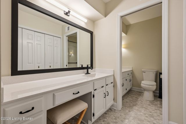 5800 Coach Gate Wynde APT 291, Louisville, KY 40207