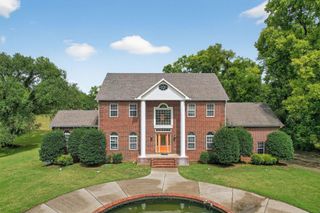 5858 Cloverland Dr, Brentwood, TN 37027