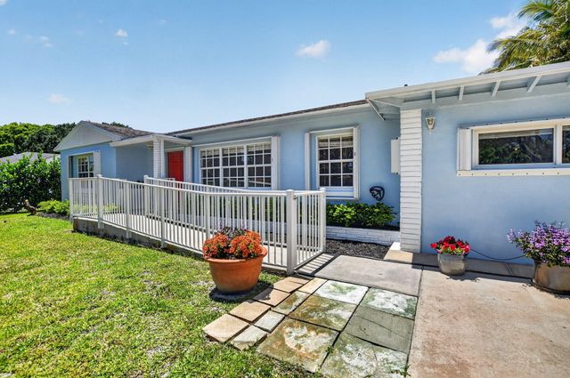 277 NW 3rd Court, Boca Raton, FL 33432