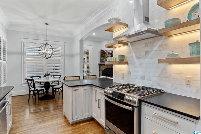 543 FOUNDERS PARK CIRCLE, Hoover, AL 35226