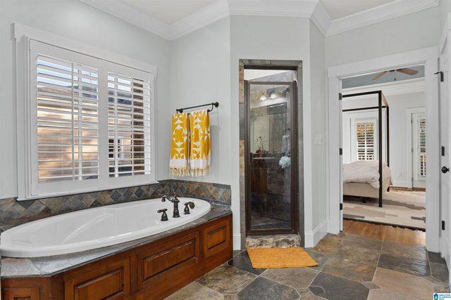 543 FOUNDERS PARK CIRCLE, Hoover, AL 35226