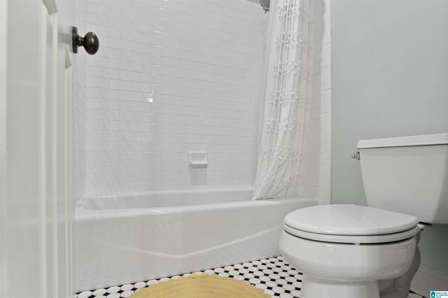 543 FOUNDERS PARK CIRCLE, Hoover, AL 35226