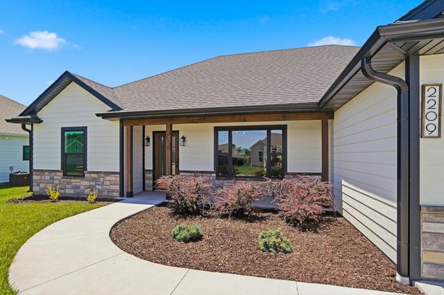 2209 BRENGMAN DR, Columbia, MO 65202