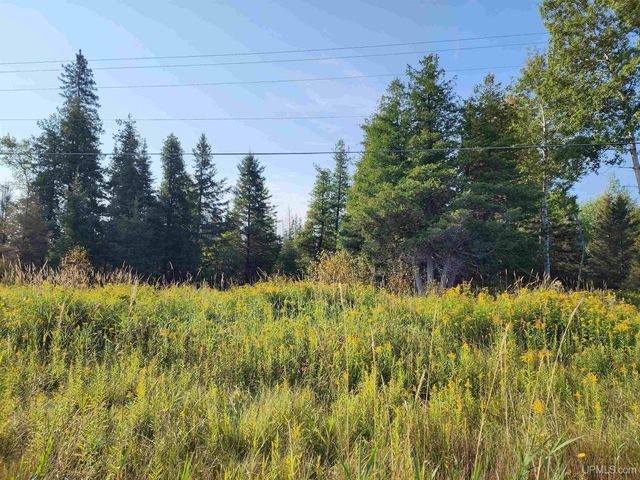 7683 Us2 Highway, Rapid River, MI 49878