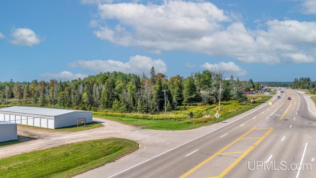 7683 Us2 Highway, Rapid River, MI 49878