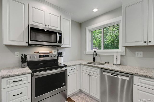 53 Bible Camp Road, Bloomingburg, NY 12721