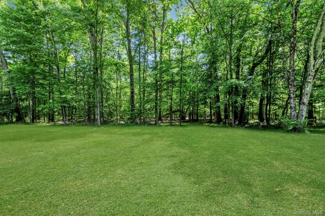 53 Bible Camp Road, Bloomingburg, NY 12721