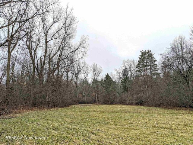 3130 E Moore Road, Saginaw, MI 48601