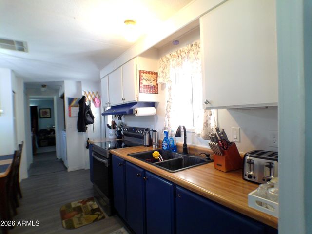 608 E QUEEN CREEK Court, Queen Valley, AZ 85118