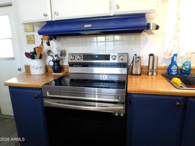 608 E QUEEN CREEK Court, Queen Valley, AZ 85118