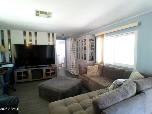 608 E QUEEN CREEK Court, Queen Valley, AZ 85118