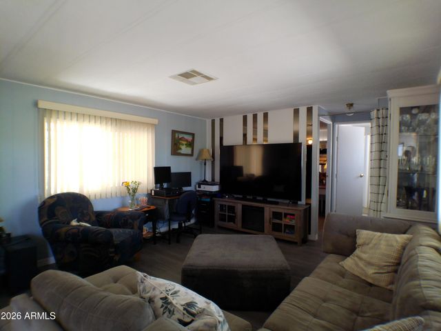 608 E QUEEN CREEK Court, Queen Valley, AZ 85118