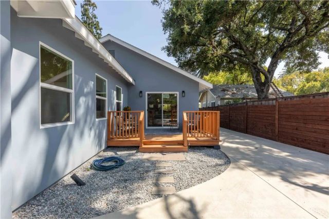 469 Highland, Pasadena, CA 91104