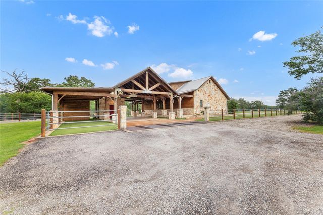 654 Navasota Ridge, Navasota, TX 77868