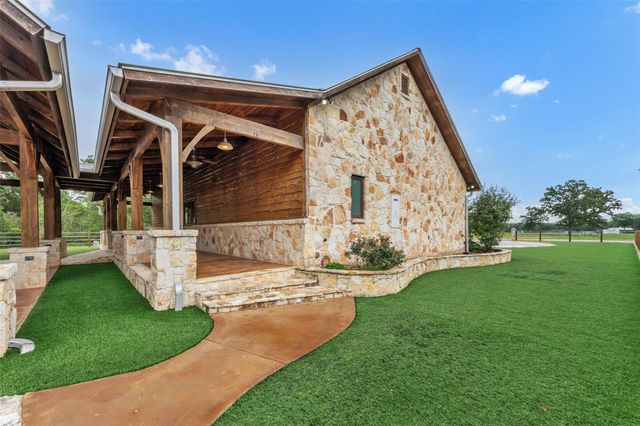 654 Navasota Ridge, Navasota, TX 77868