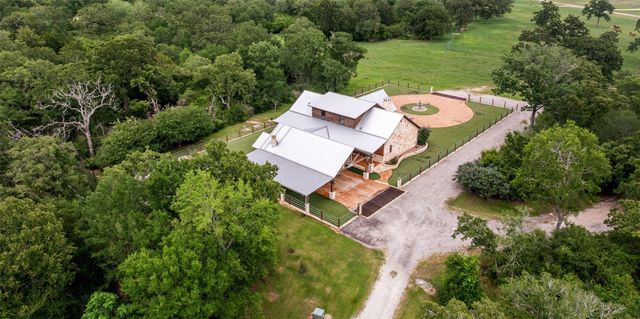 654 Navasota Ridge, Navasota, TX 77868