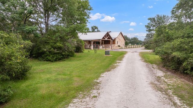 654 Navasota Ridge, Navasota, TX 77868