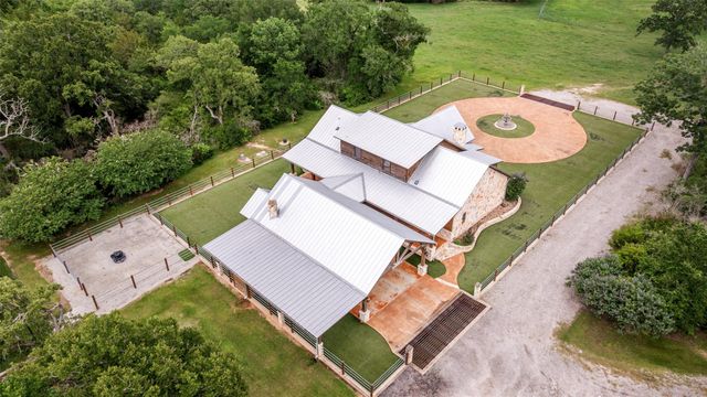 654 Navasota Ridge, Navasota, TX 77868