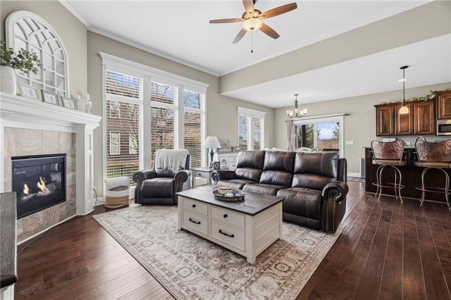 1021 SE Carmine Court, Blue Springs, MO 64014