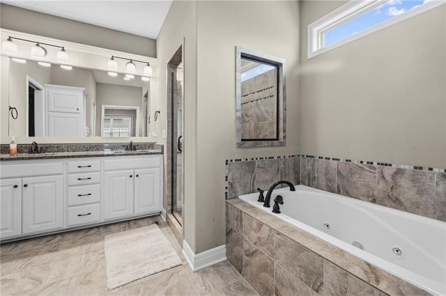 1021 SE Carmine Court, Blue Springs, MO 64014