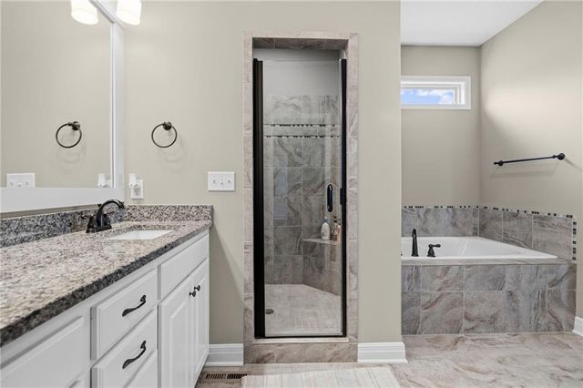 1021 SE Carmine Court, Blue Springs, MO 64014