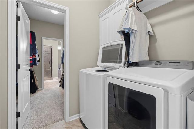 1021 SE Carmine Court, Blue Springs, MO 64014