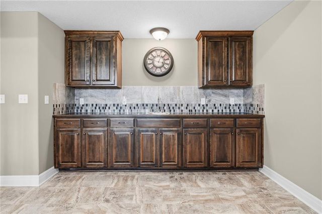 1021 SE Carmine Court, Blue Springs, MO 64014