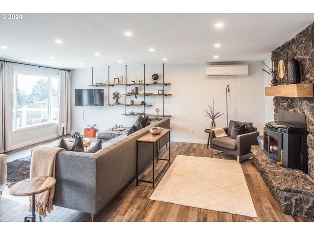 1101 E 33RD Pl, Vancouver, WA 98661