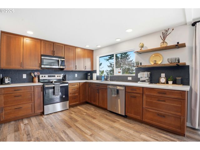 1101 E 33RD Pl, Vancouver, WA 98661