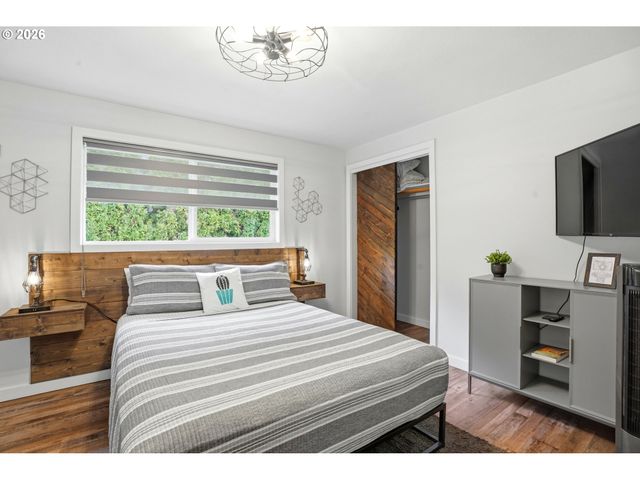 1101 E 33RD Pl, Vancouver, WA 98661