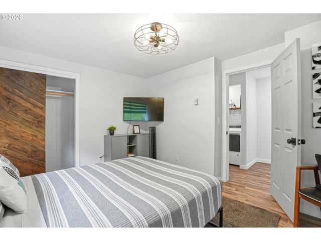 1101 E 33RD Pl, Vancouver, WA 98661