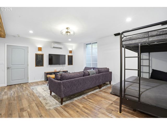 1101 E 33RD Pl, Vancouver, WA 98661