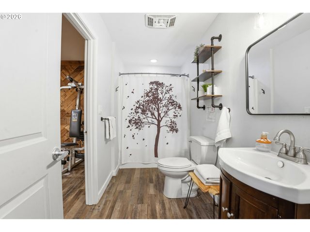 1101 E 33RD Pl, Vancouver, WA 98661