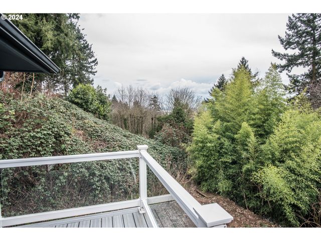 1101 E 33RD Pl, Vancouver, WA 98661